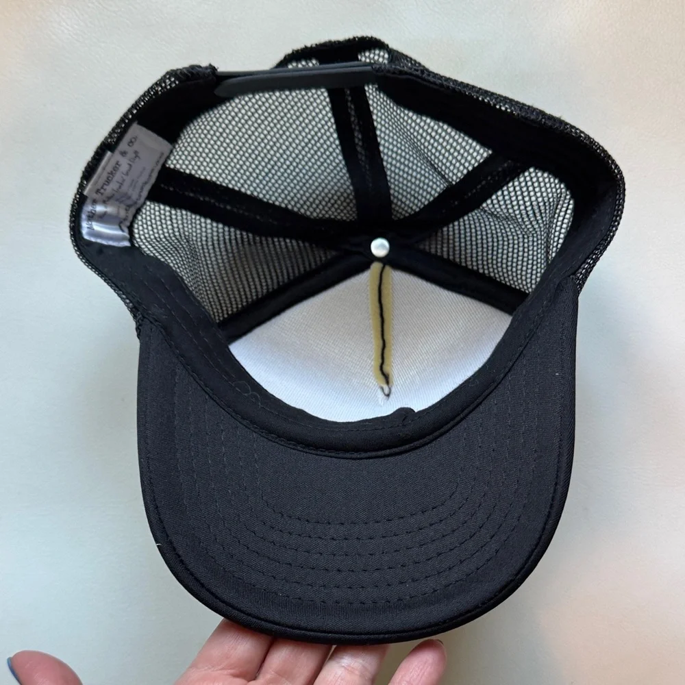 Mother Trucker Hat 'Mama's Boy' Black, kids one size
